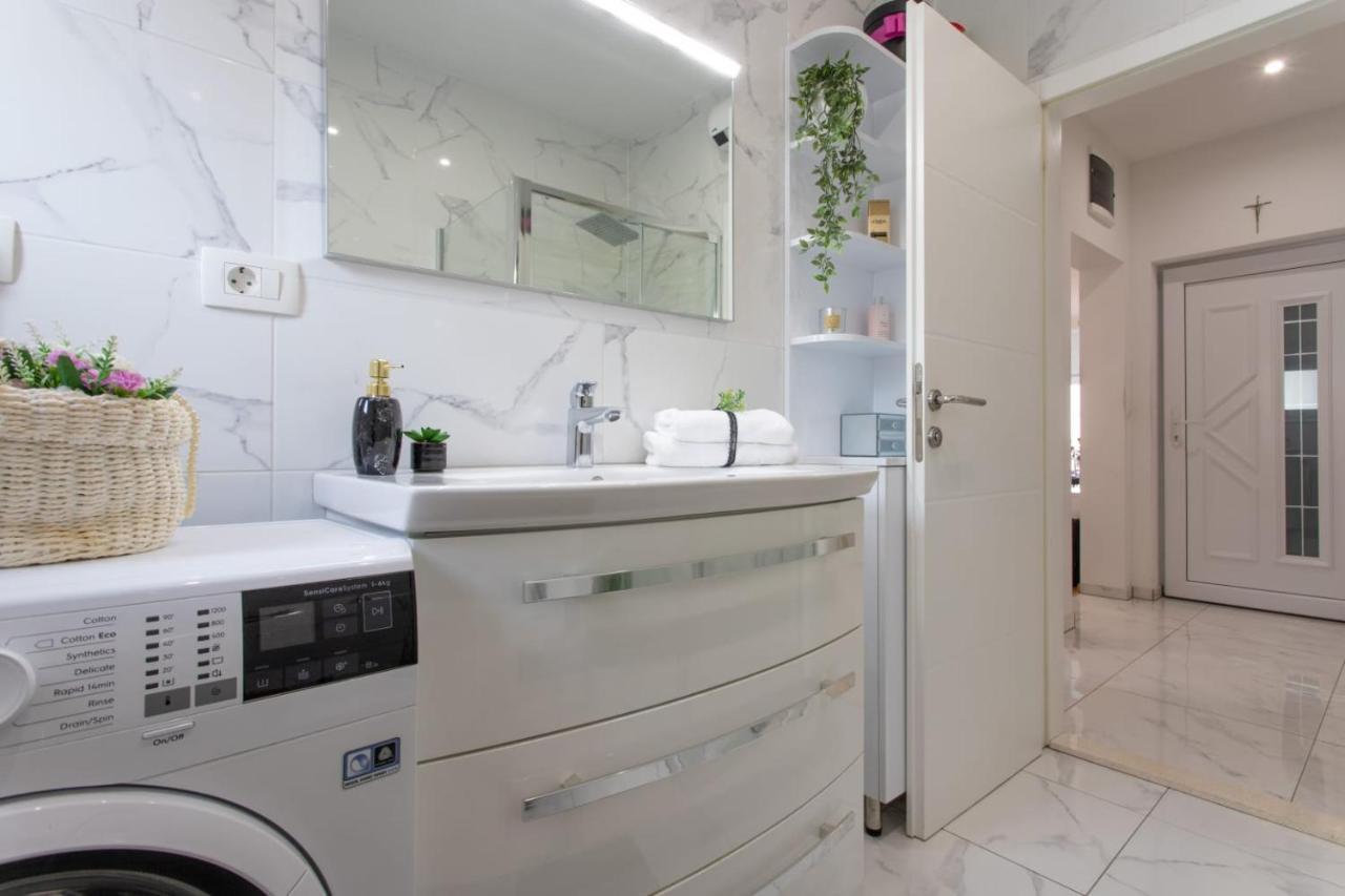 Lux Apartment Ema Kaštela Exteriér fotografie