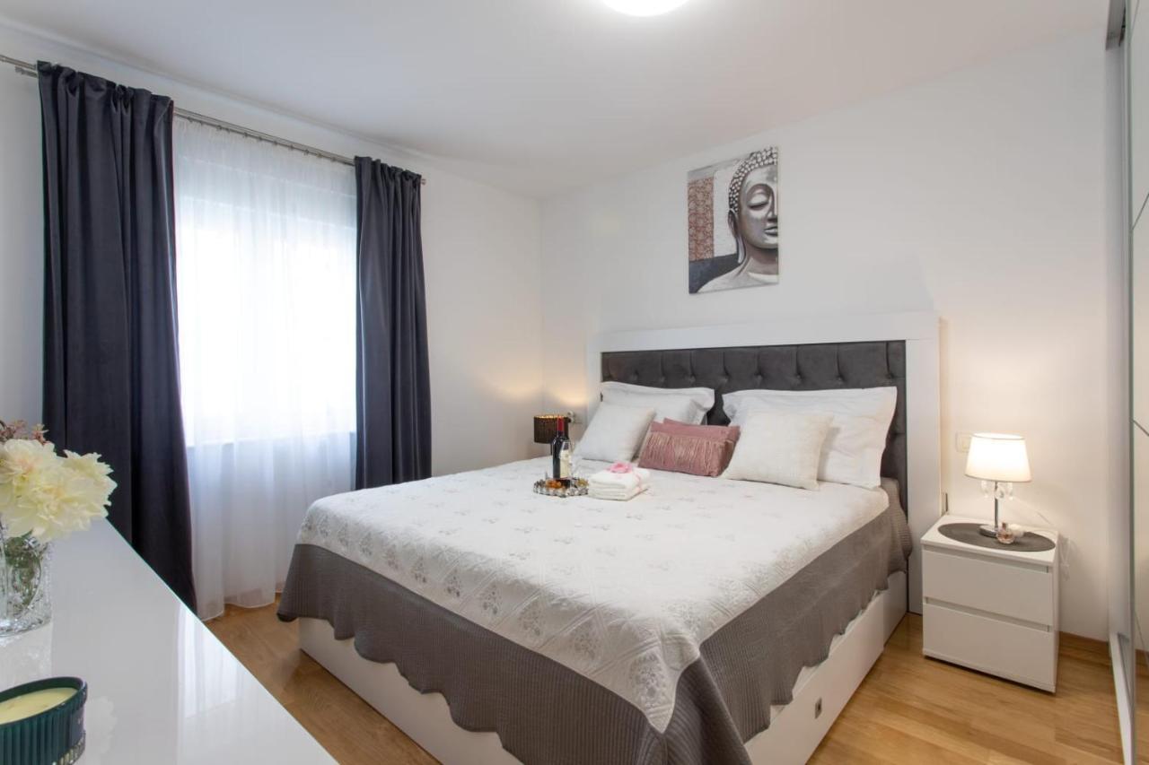 Lux Apartment Ema Kaštela Exteriér fotografie