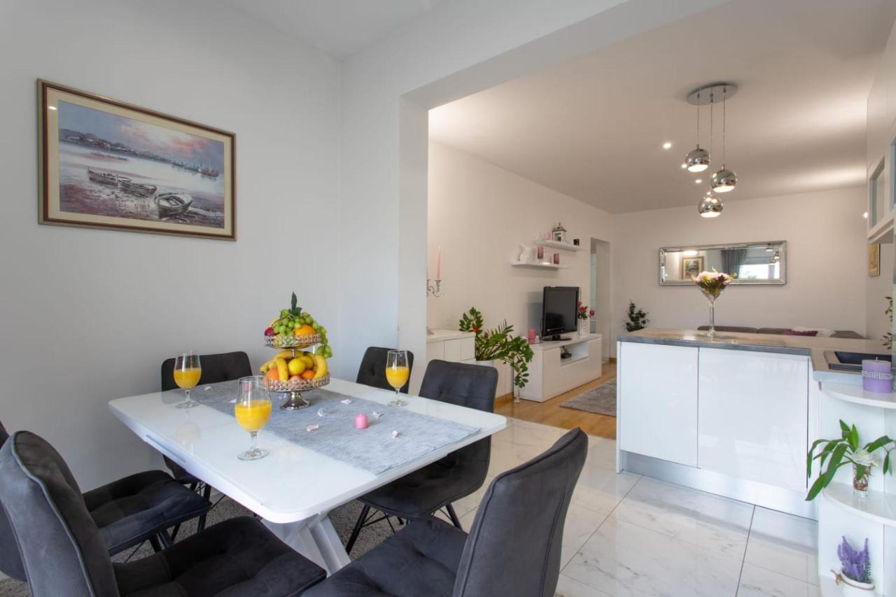 Lux Apartment Ema Kaštela Exteriér fotografie
