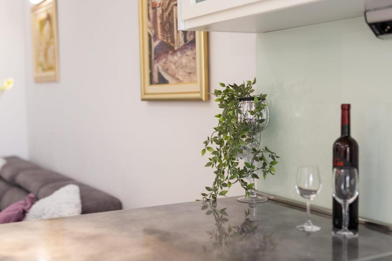 Lux Apartment Ema Kaštela Exteriér fotografie